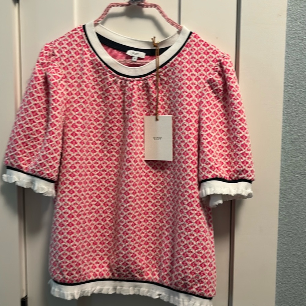 VOY sweater top. Size M